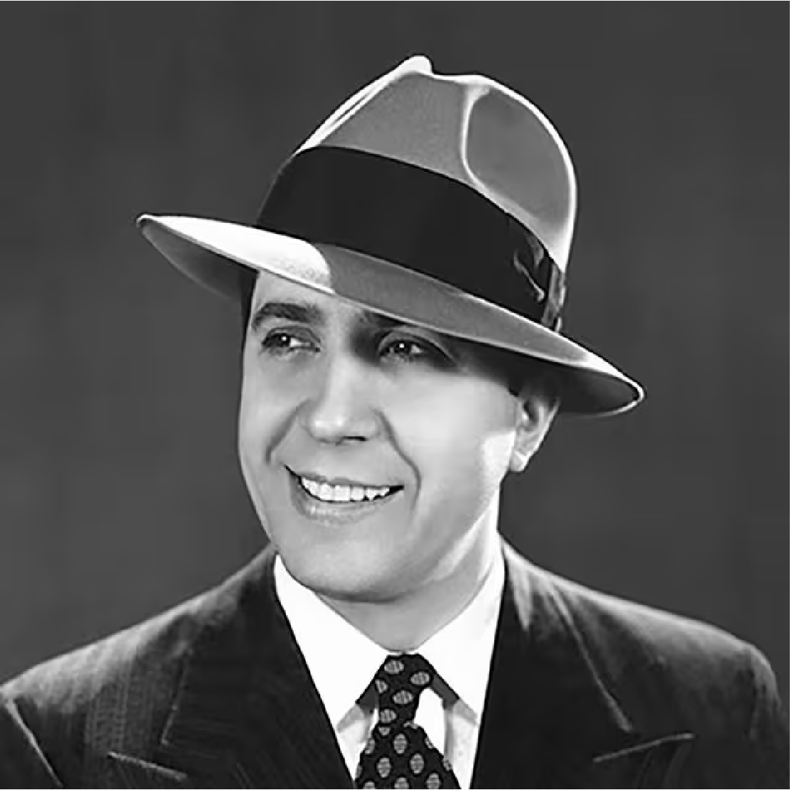 Carlos Gardel: cada día lo cantan mejor
