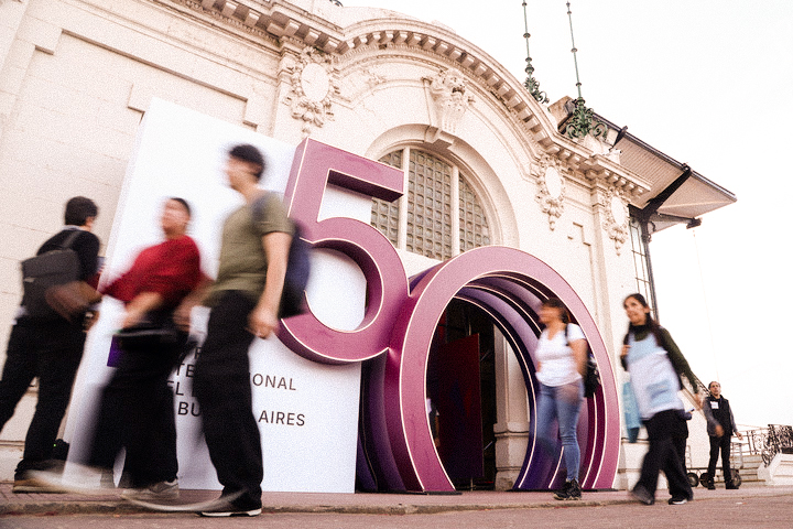 “Una Feria que todavía titila: crónica tardía de la FIL”
